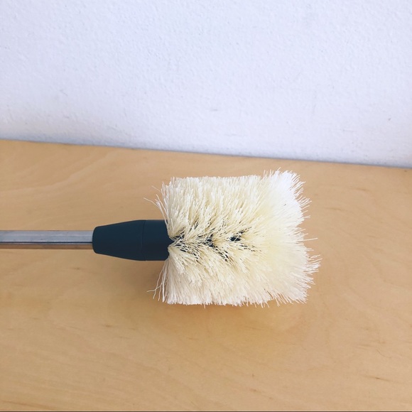 SWELL Teakwood 3 Bottles and Cleaning Brush Set - Picture 3 of 7